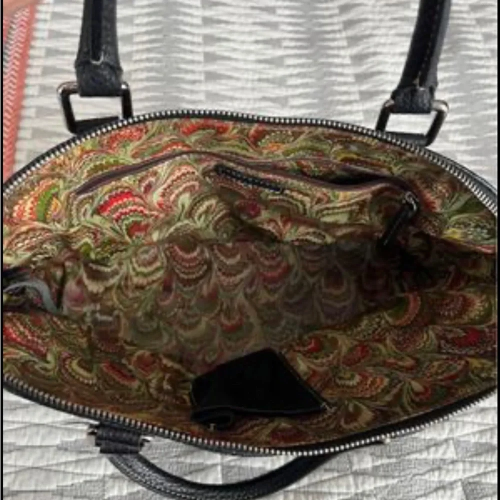 Dooney and Bourke pebble leather handbag - Picture 2 of 5